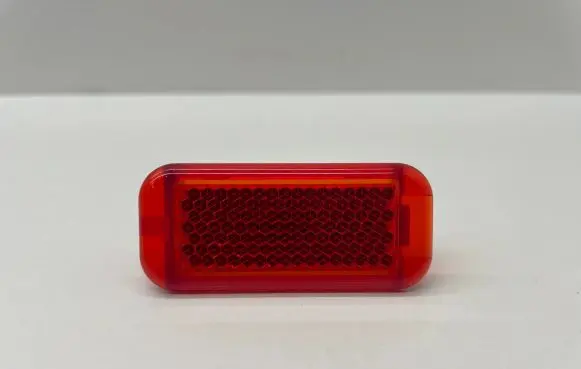 Audi A6 S6 C6 4F Front door interior light 8P0947412