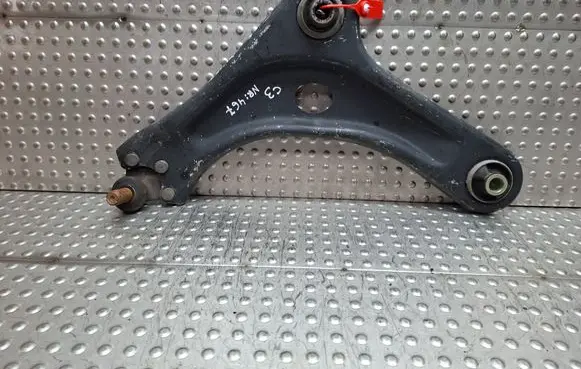 Citroen DS3 Front control arm S25071467