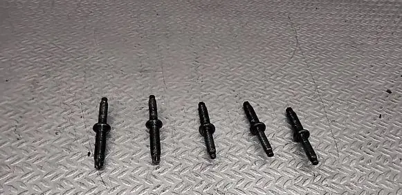 Volvo V50 Fuel Injector clamp holder 