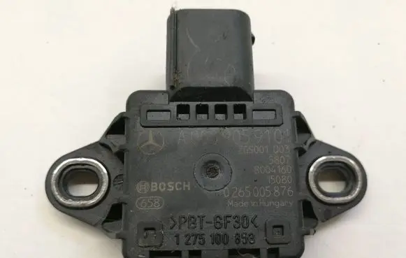 Mercedes-Benz E W212 Acceleration sensor A0009059101
