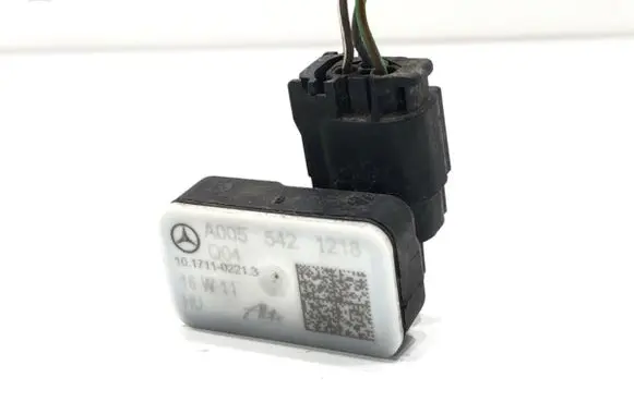 Mercedes-Benz CLS C218 X218 Airbag deployment crash/impact sensor A0055421218