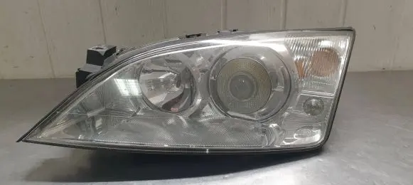 Ford Mondeo Mk III Headlight/headlamp 1S7113006CJ 0301174271