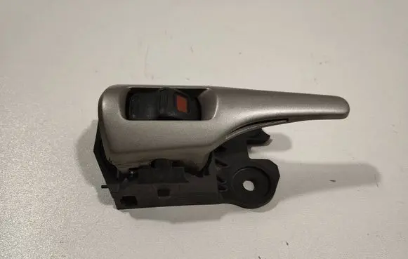 Toyota Auris 150 Front door interior handle 62318a1