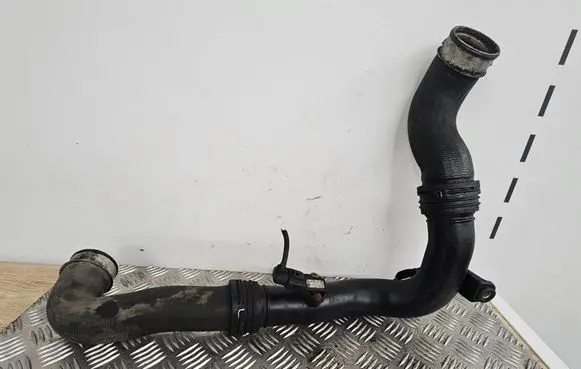 Volkswagen Touran I Intercooler hose/pipe 1K0145834 1K0145770D