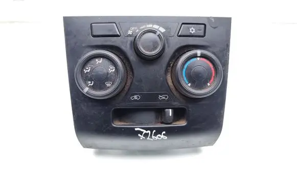 Isuzu D-Max Climate control unit 8980526404 2751000B52