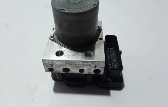 Volvo XC40 ABS Pump 31445742