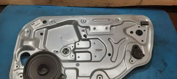 Volvo S40 Front door window regulator with motor