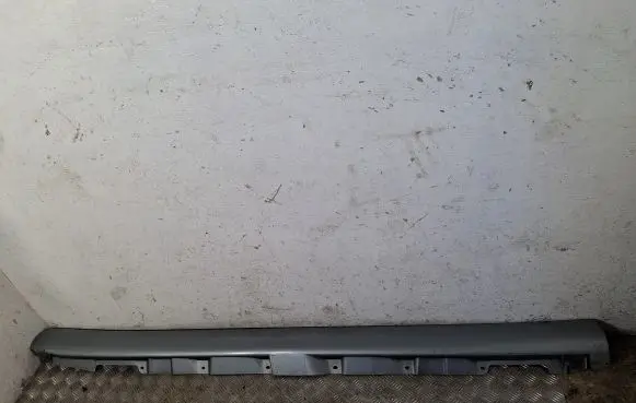 Toyota Avensis T250 Sill 7585105010