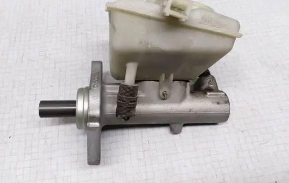 Volvo S60 Master brake cylinder 03350884861 03350884532 8646007