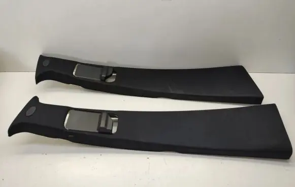 Mercedes-Benz ML W164 (B) pillar trim (top) A1646909725 A1646909825