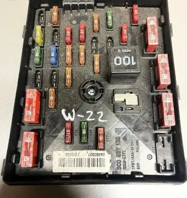 Volkswagen PASSAT B6 Fuse module 3C0937125