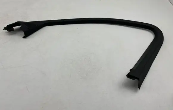 Mercedes-Benz C W206 Front door glass trim molding A2067270400 15670949