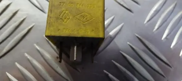 Renault Scenic I Other relay 7700844253
