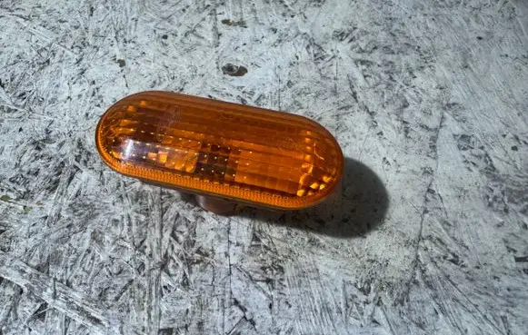 Ford Focus C-MAX Front fender indicator light 2S6A13K354AD