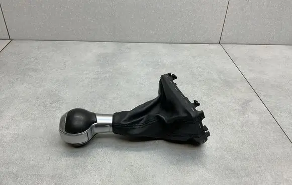 Audi Q3 8U Gear lever shifter trim leather/knob 8U1713139K