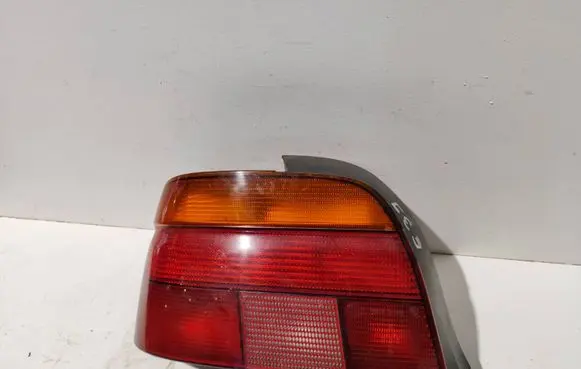 BMW 5 E39 Rear/tail lights 8358031 2VP00724001