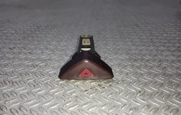 Volvo S60 Hazard light switch