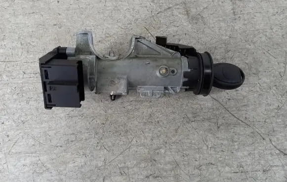 Land Rover Freelander Ignition lock YXB100350