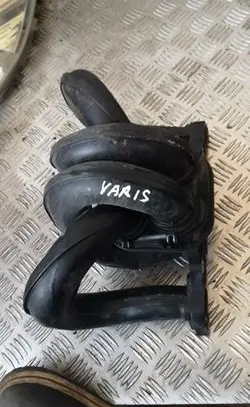 Toyota Yaris Intake manifold