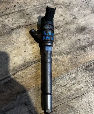 Hyundai Santa Fe Fuel injector 0445110126 3780027900