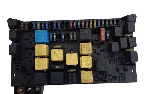 Mercedes-Benz ML W163 Fuse module 1635450005 4RA0077902 A0025421519
