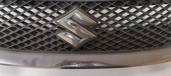 Suzuki Grand Vitara II Front grill 7174365J0