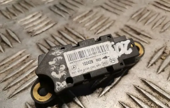 Mercedes-Benz C W203 Airbag deployment crash/impact sensor 0018209126