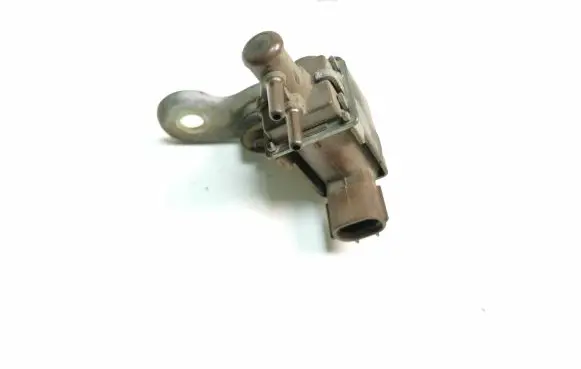 Toyota Avensis T220 Vacuum valve 2581927010 1397000600