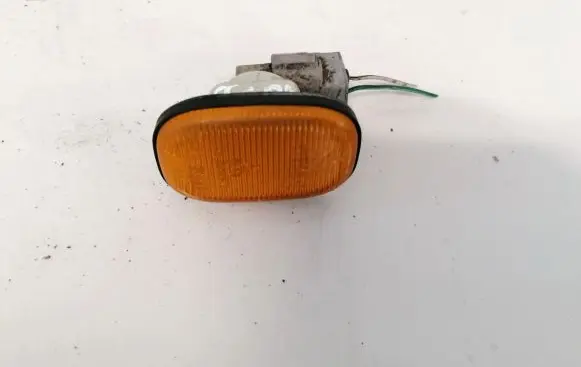 Toyota Previa (XR30, XR40) II Front fender indicator light