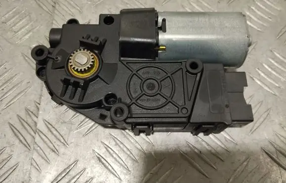 Jaguar XE Sunroof motor/actuator 10006326M