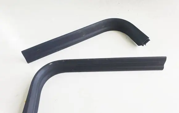 Volvo V50 Foot area side trim 