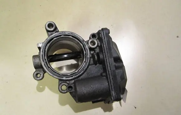 Volkswagen Polo V 6R Electric throttle body valve 03L128063T A2C83076400 2605152022
