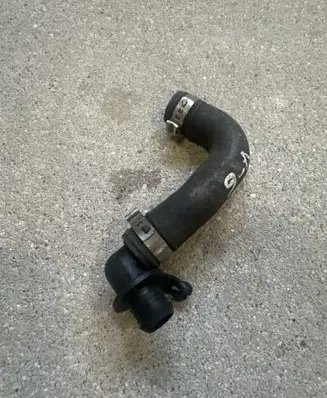 Volkswagen Golf V Vacuum line/pipe/hose 