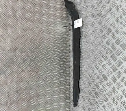 Audi Q7 4M Fender end trim 4M0821112