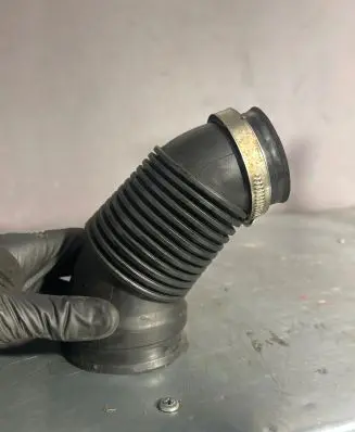 Audi A6 S6 C6 4F Air intake hose/pipe 4F0129615G