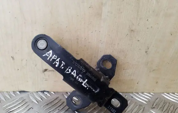 Volvo XC90 Tailgate lock loop/hook striker 30649105