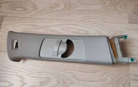 Subaru Legacy (B) pillar trim (top) 