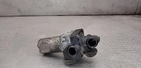 BMW 3 E90 E91 Coolant heater control valve 64118369