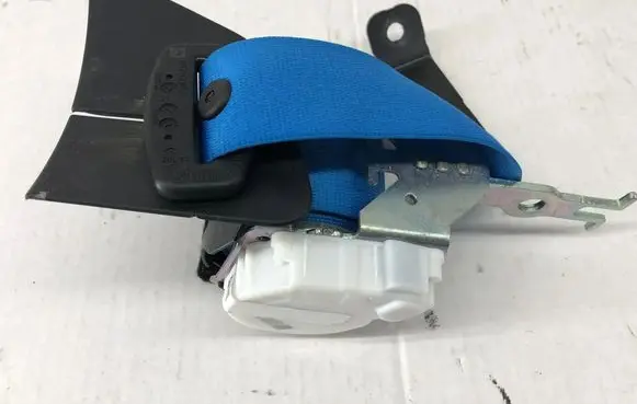 BMW i8 Rear seatbelt 