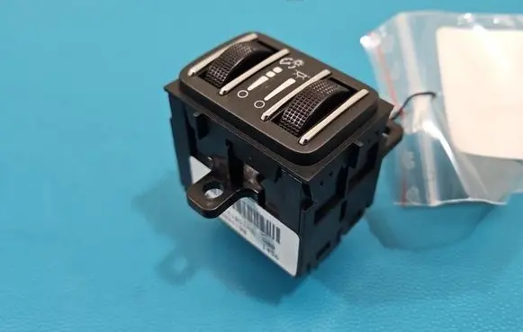 Maserati Quattroporte Seat control switch 68141052AD IMPRK1533206