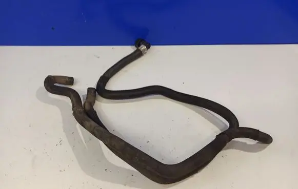 Volvo V70 Engine coolant pipe/hose 8671021
