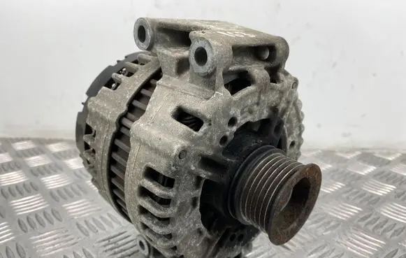 Mercedes-Benz E W211 Generator/alternator A0131545602 0121715014 14M25