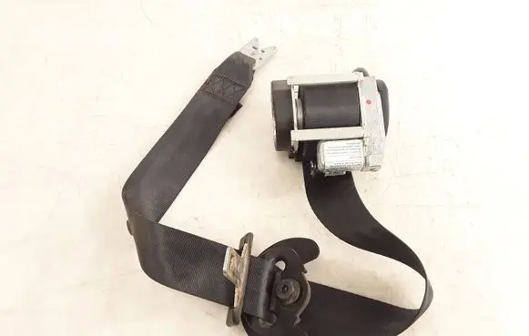 Renault Latitude (L70) Front seatbelt 6158801AAB 868840950R