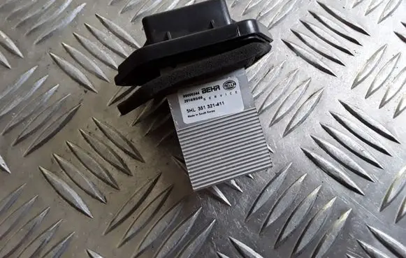 KIA Carnival Heater blower motor/fan resistor 5HL351321411 5HL351321