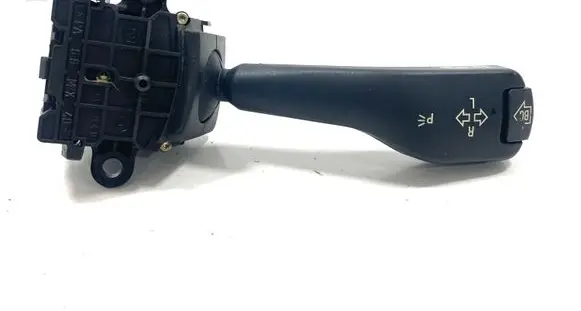 BMW X3 E83 Indicator stalk 8363668 01104010