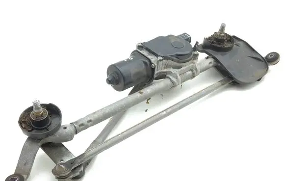 Infiniti Q50 Front wiper linkage and motor 6116C049