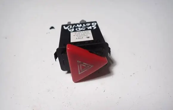 Skoda Octavia Mk1 (1U) Hazard light switch 1U0953235B