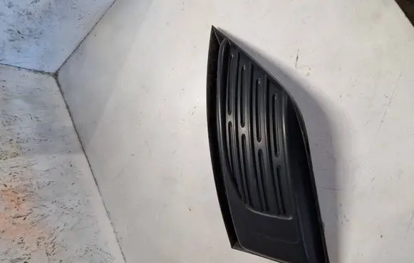 Front bumper lower grill