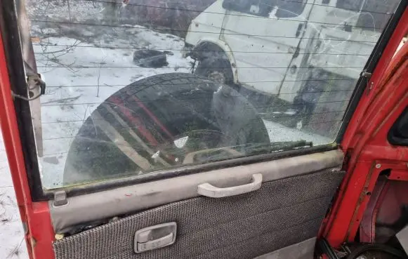 Isuzu Trooper Rear door