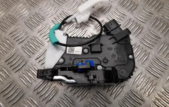 Hyundai Kona II Front door lock 813C0DF210